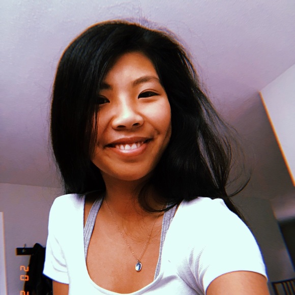 Meet your Posher, Camille - Picture 1 of 1